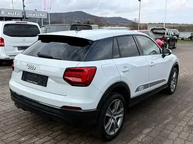 Używany Audi Q2 S-Line 150 KM (110 kW) 2019 Biały SUV