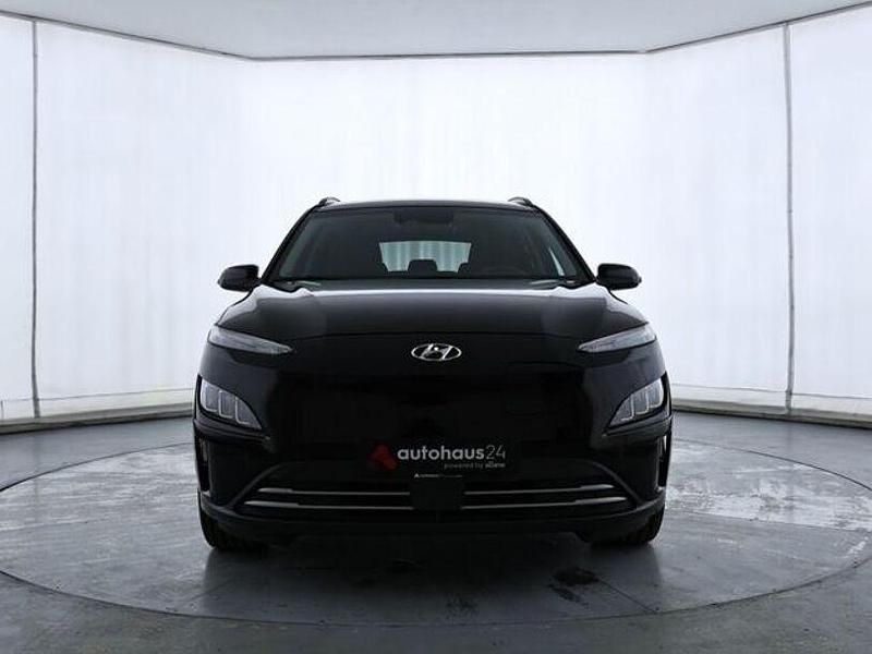Gebraucht Hyundai Kona 100 kW (136 PS) 2023 Schwarz SUV