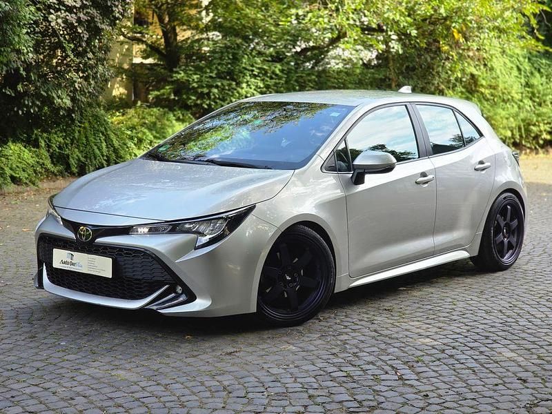 Silber Gebraucht 2019 Toyota Corolla Comfort Limousine | 16.990 € (Etwas zu teuer) - Bild 1/4