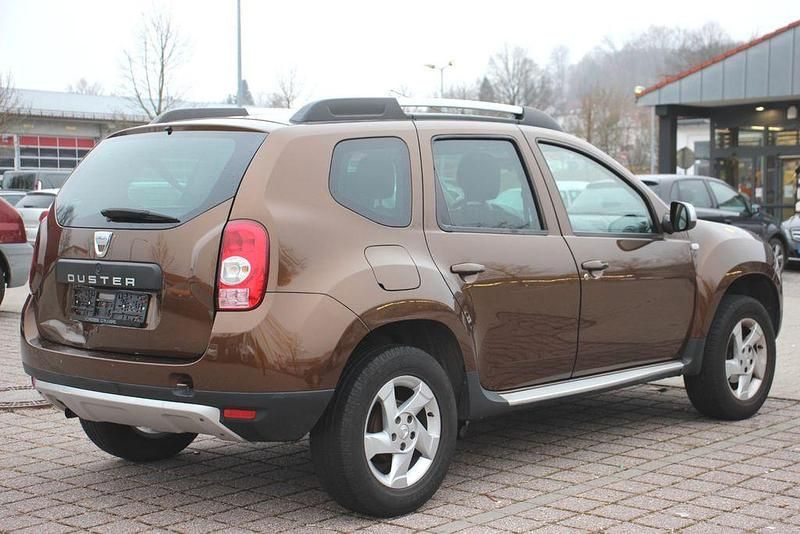 Second-hand Dacia Duster 105 CP (77 kW) 2010 Maro SUV