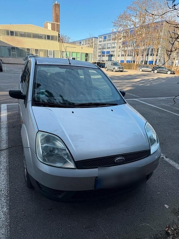 Silber Gebraucht 2003 Ford Fiesta Kleinwagen | 950 € (Guter Preis) - Bild 1/4