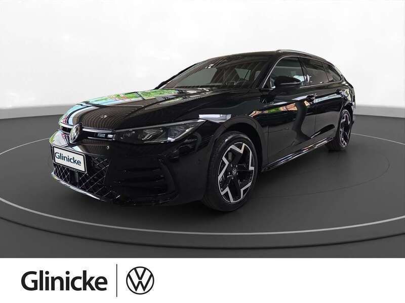 Grenadillschwarz metallic Neu 2025 VW Passat R-line Kombi | 55.973 € (Teuer) - Bild 1/4