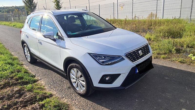 Weiß Gebraucht 2021 Seat Arona XCELLENCE SUV | 17.900 € (Guter Preis) - Bild 1/4