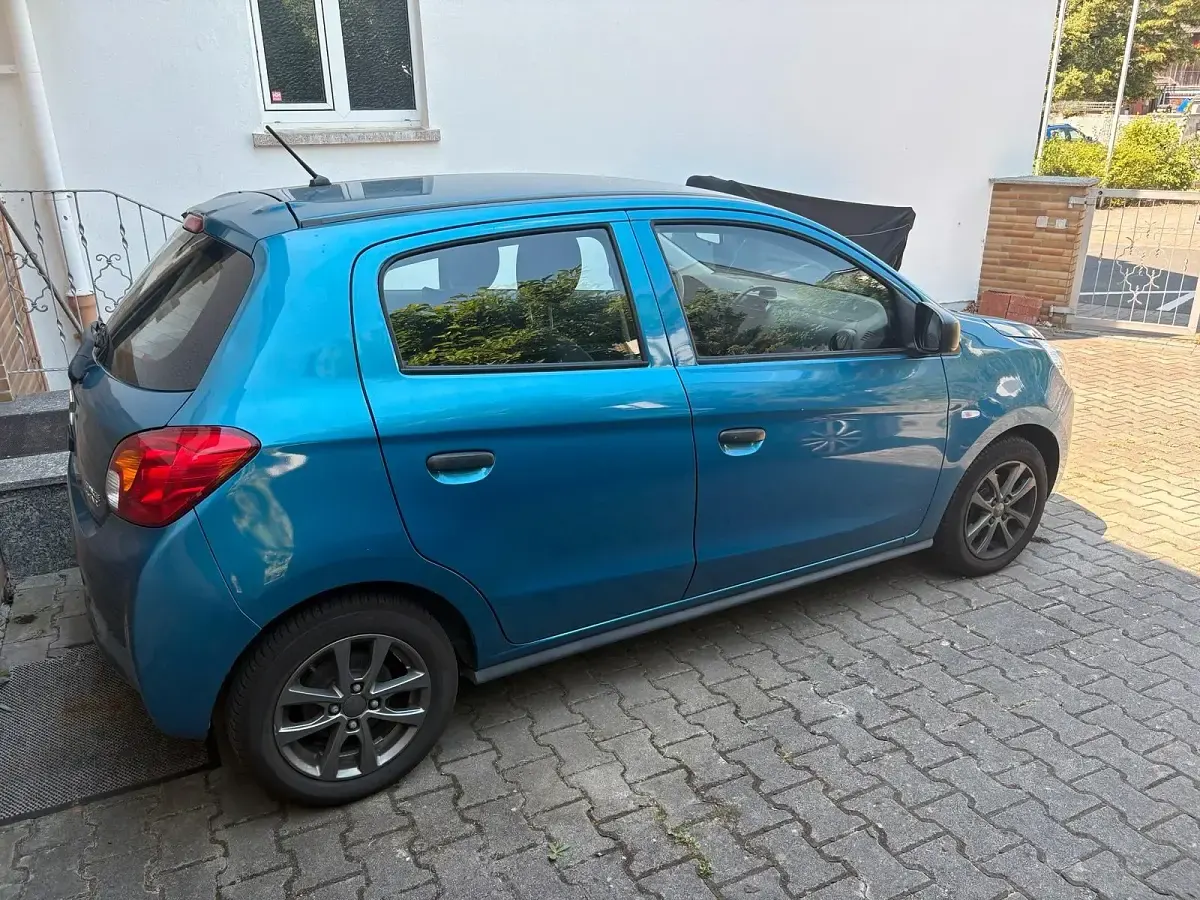 Gebraucht Mitsubishi Space Star 75 PS (55 kW) 2014 Blau Van / Kleinbus