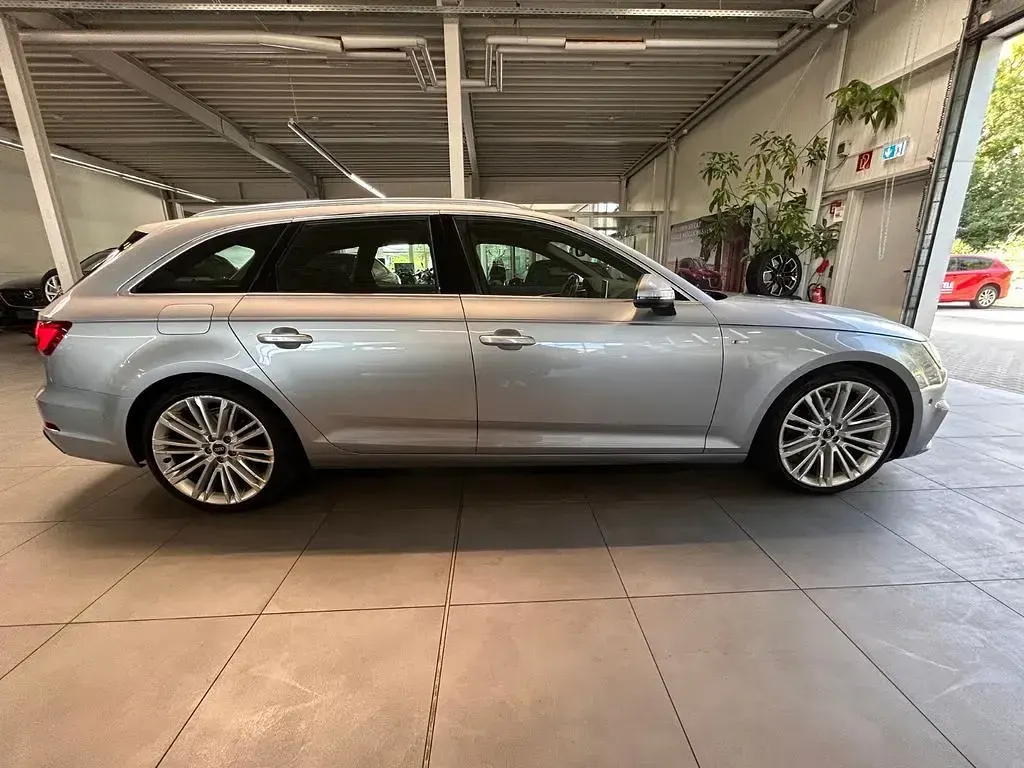 Gebraucht Audi A4 Sport 150 PS (110 kW) 2019 Silber Kombi