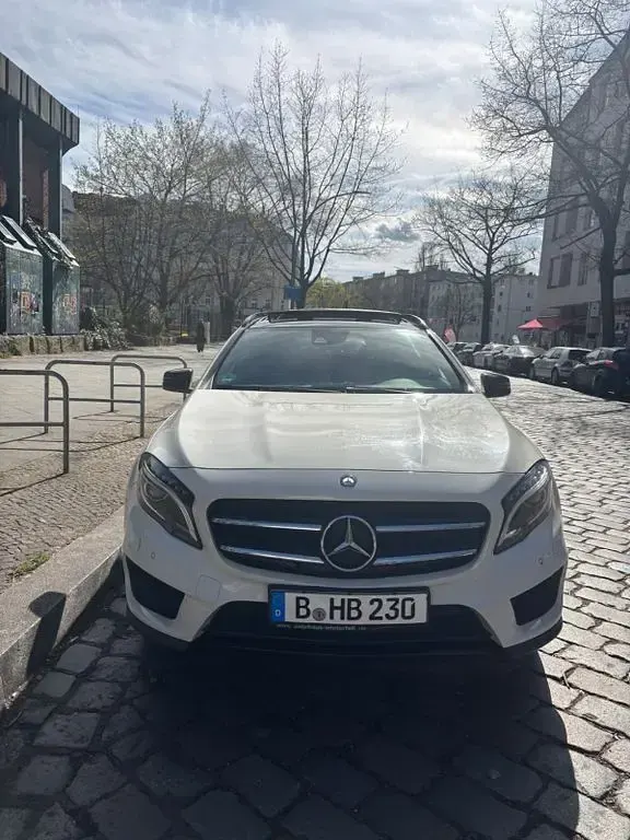 Gebraucht Mercedes GLA250 AMG line 211 PS (155 kW) 2015 Weiß SUV