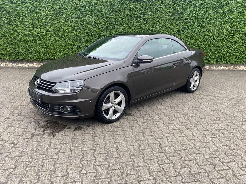 Braun Gebraucht 2012 VW Eos Cabrio | 5.490 € (Fairer Preis) - Bild 1/4