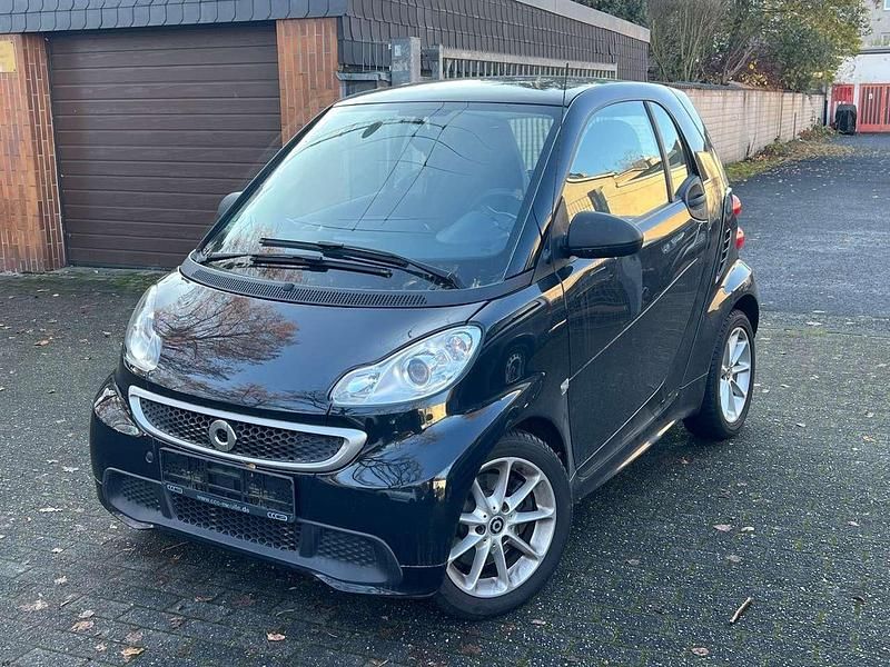 Schwarz Gebraucht 2013 Smart ForTwo Coupé Passion Kleinwagen | 6.499 € (Fairer Preis) - Bild 1/4