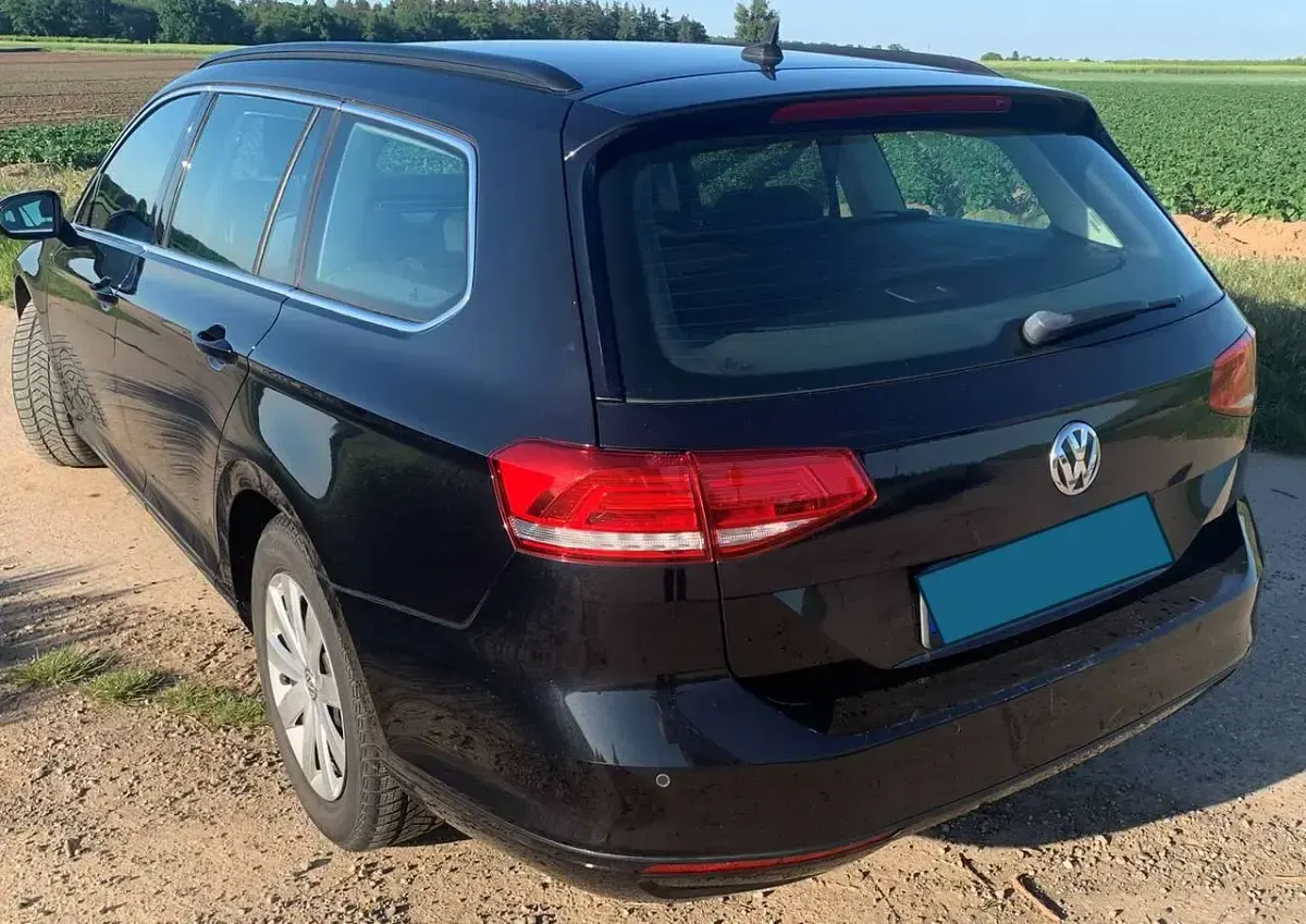 Gebraucht VW Passat Comfortline 150 PS (110 kW) 2015 Schwarz Kombi