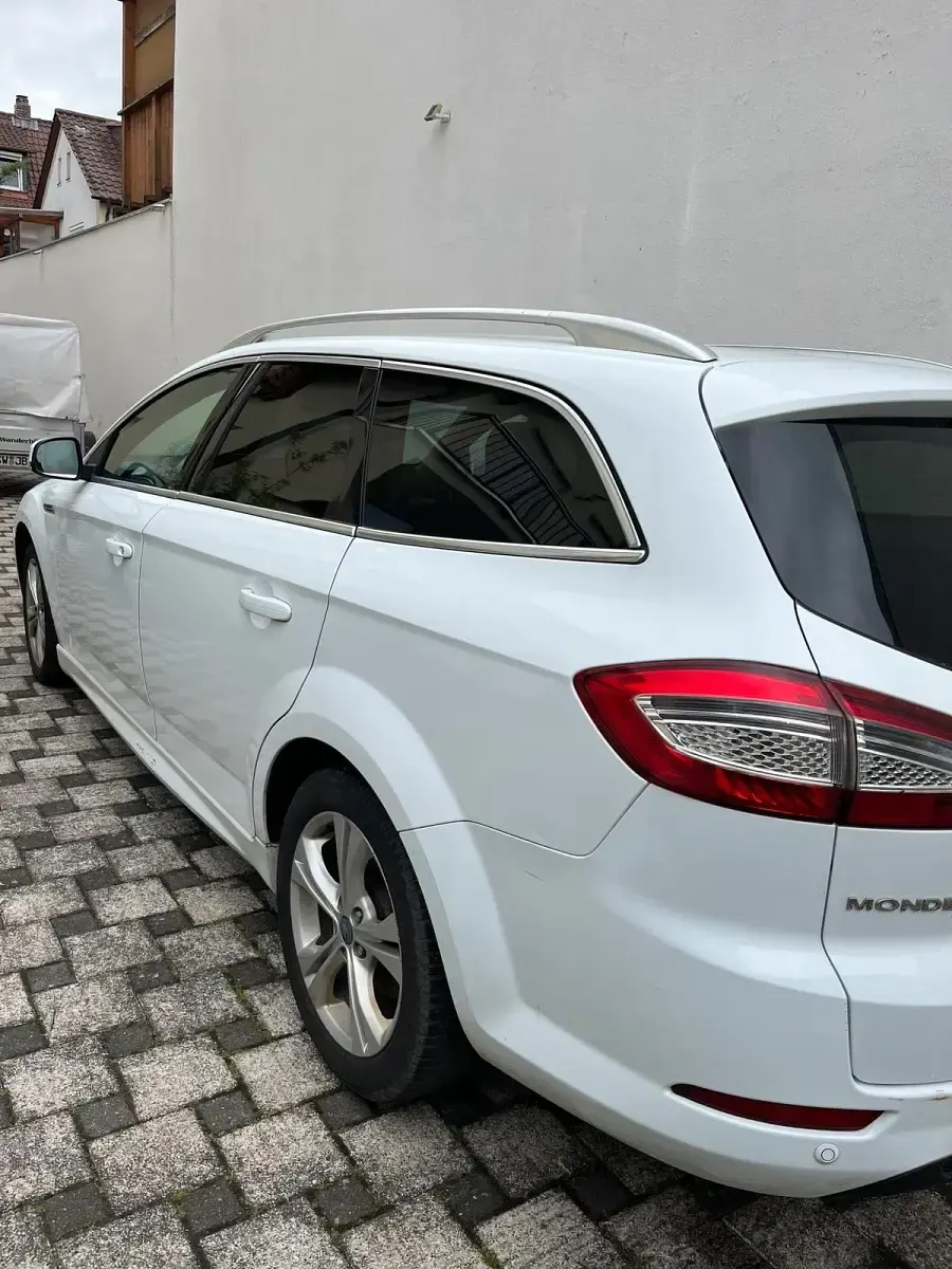 Gebraucht Ford Mondeo 163 PS (119 kW) 2012 Weiß Kombi