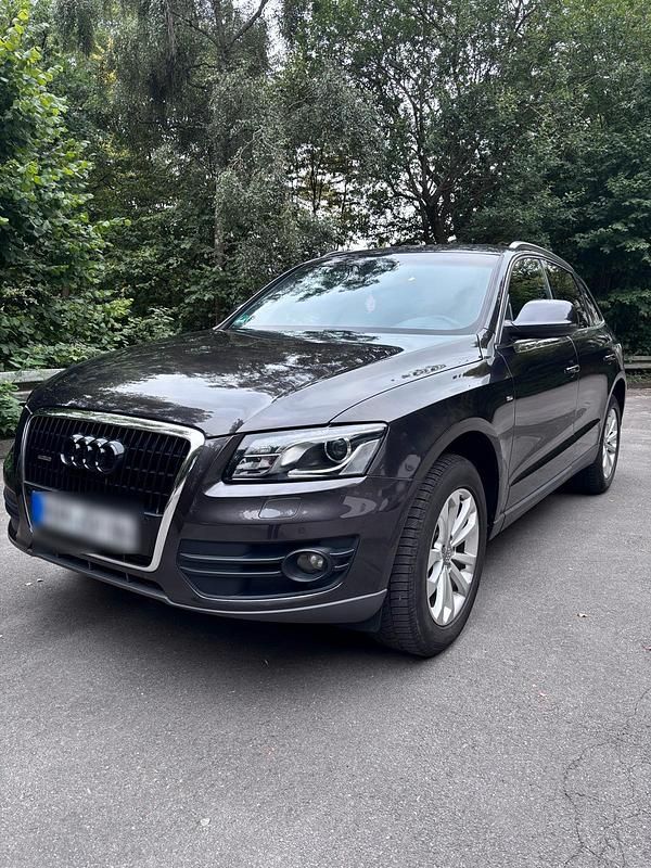 Grau Gebraucht 2011 Audi Q5 S-Line SUV | 11.000 € (Guter Preis) - Bild 1/4