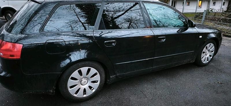 Gebraucht Audi A4 130 PS (95 kW) 2005 Schwarz Kombi
