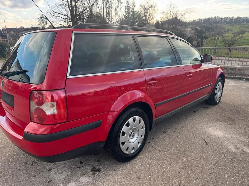 Second-hand VW Passat 115 CP (84 kW) 2007 Roșu Break