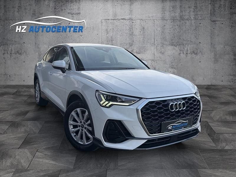Gletscherweiß metallic Gebraucht 2022 Audi Q3 Sportback Sport SUV | 29.999 € (Fairer Preis) - Bild 1/4