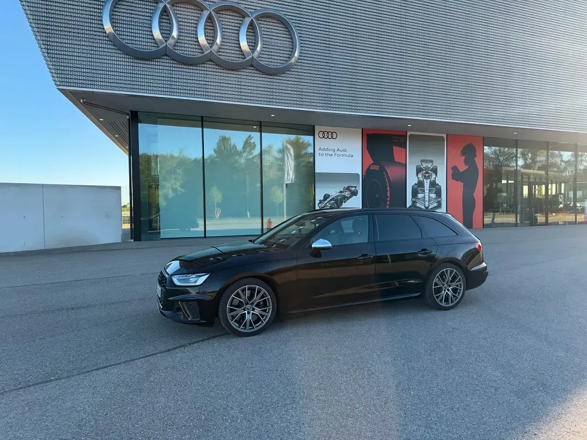 Second-hand Audi S4 341 CP (250 kW) 2024 Negru Break