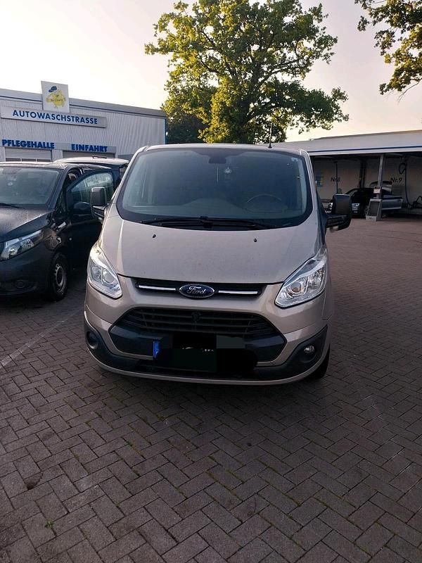 Gold Gebraucht 2014 Ford Tourneo Custom Van / Kleinbus | 12.500 € (Teuer) - Bild 1/4