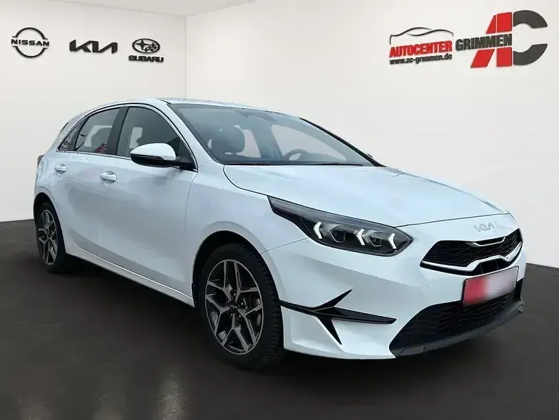 Gebraucht Kia Ceed Spirit 140 PS (102 kW) 2025 Weiß Kleinwagen