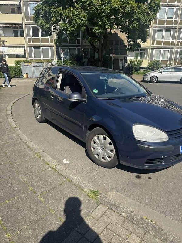 Gebraucht VW Golf IV Trendline 116 PS (85 kW) 2004 Blau Kleinwagen
