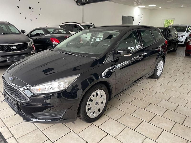 Schwarz Gebraucht 2015 Ford Focus Ambiente Kombi | 8.950 € (Fairer Preis) - Bild 1/4