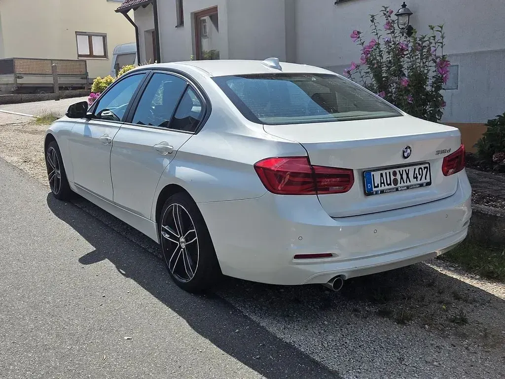 Gebraucht BMW 318 Performance 150 PS (110 kW) 2015 Weiß Limousine