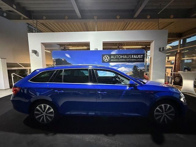 Gebraucht Skoda Superb Ambition 218 PS (160 kW) 2023 Blau Kombi