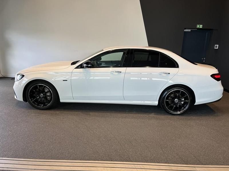 Gebraucht Mercedes E220 AMG 200 PS (147 kW) 2023 Unilack polarweiß Limousine