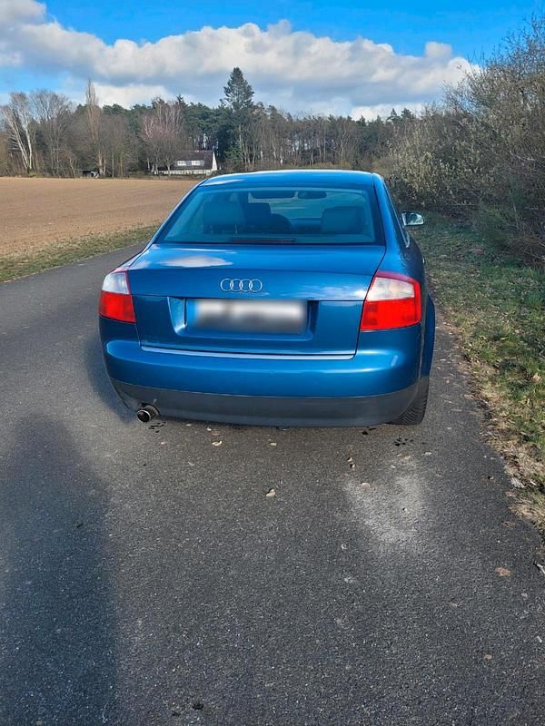 Gebraucht Audi A4 130 PS (95 kW) 2002 Blau Limousine