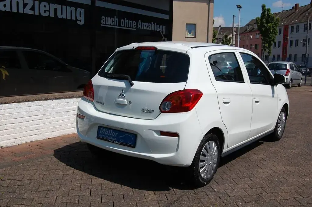 Gebraucht Mitsubishi Space Star Basis 71 PS (52 kW) 2018 Weiß Kleinwagen