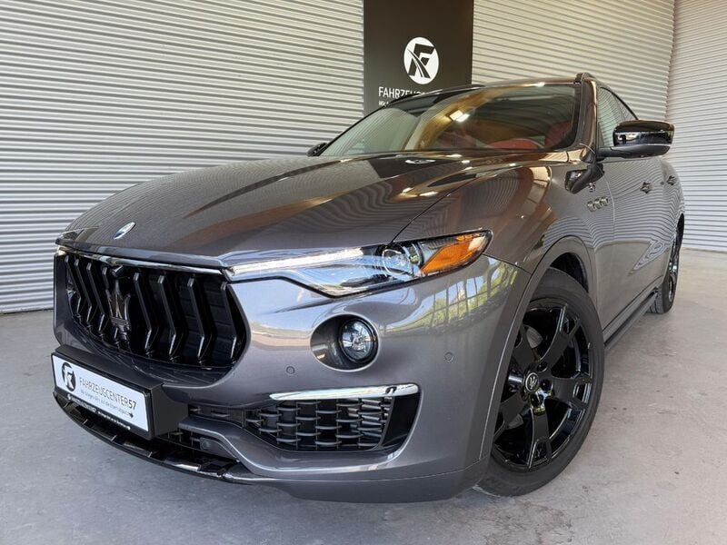 Grau Gebraucht 2022 Maserati Levante GT SUV | 52.490 € - Bild 1/4