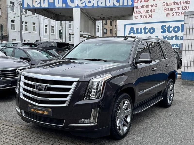 Grau Gebraucht 2016 Cadillac Escalade SUV | 36.850 € (Superpreis) - Bild 1/4
