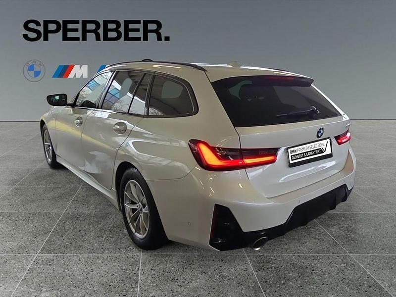 Gebraucht BMW 320 Performance 184 PS (135 kW) 2023 Weiß Limousine