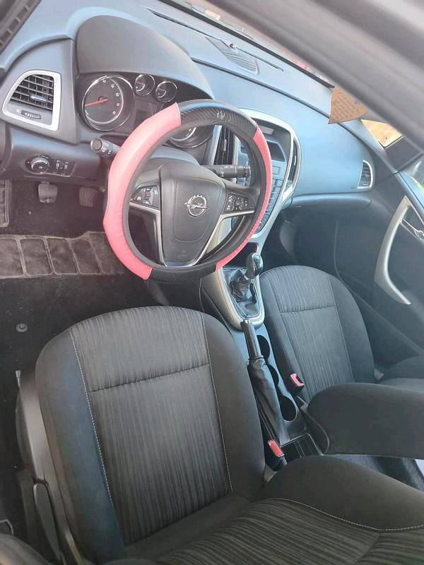 Second-hand Opel Astra 120 CP (88 kW) 2011 Gri Break