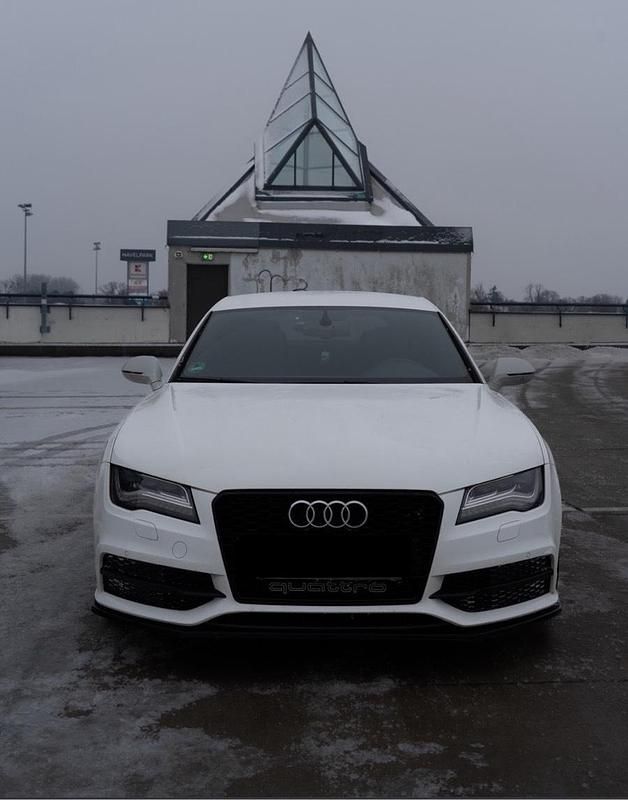 Weiß Gebraucht 2011 Audi A7 S-Line Kleinwagen | 15.000 € (Fairer Preis) - Bild 1/4