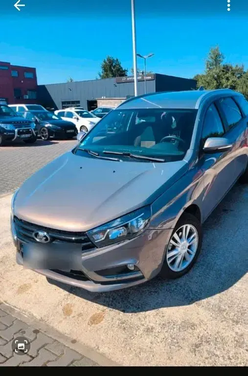 Second-hand Lada Vesta 106 CP (77 kW) 2018 Bej Break