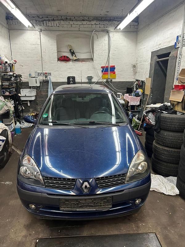 Blau Gebraucht 2003 Renault Clio II Kleinwagen | 1.000 € (Guter Preis) - Bild 1/4
