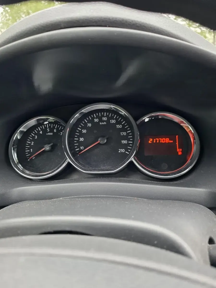 Używany Dacia Duster 90 KM (66 kW) 2016 Czarny SUV