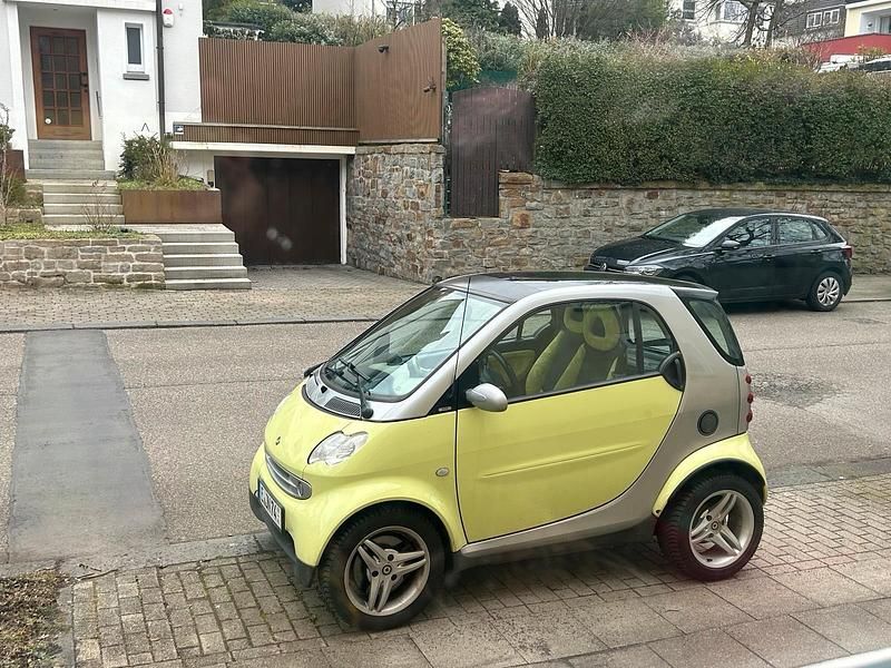 Gelb Gebraucht 2005 Smart ForTwo Coupé Coupé | 1.999 € (Fairer Preis) - Bild 1/4