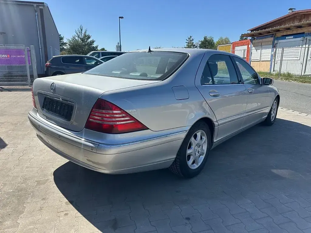 Second-hand Mercedes S320 224 CP (164 kW) 2000 Argintiu Berlinǎ