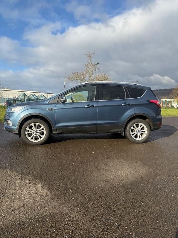Gebraucht Ford Kuga Titanium 150 PS (110 kW) 2019 Blau SUV