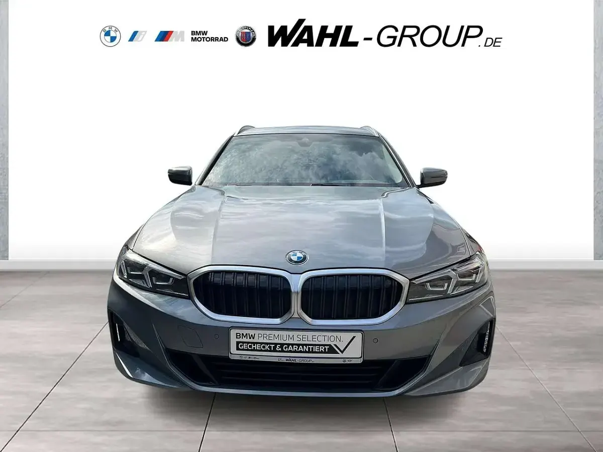 Gebraucht BMW 318 Sport Line 150 PS (110 kW) 2023 Grau Kombi