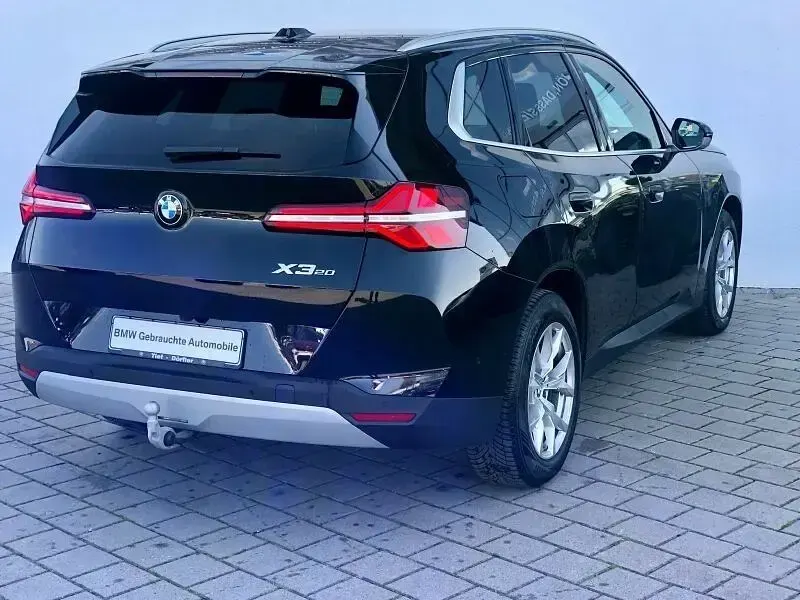 Gebraucht BMW X3 Sport Line 190 PS (139 kW) 2025 Saphirschwarz metallic SUV