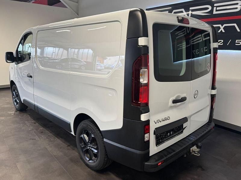 Gebraucht Opel Vivaro 120 PS (88 kW) 2018 Weiß Van / Kleinbus