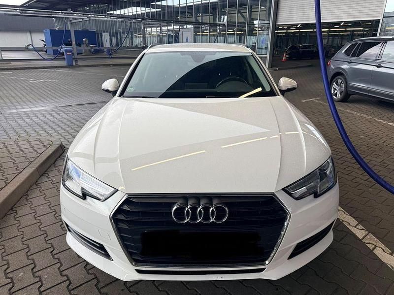 Gebraucht Audi A4 150 PS (110 kW) 2017 Weiß Limousine