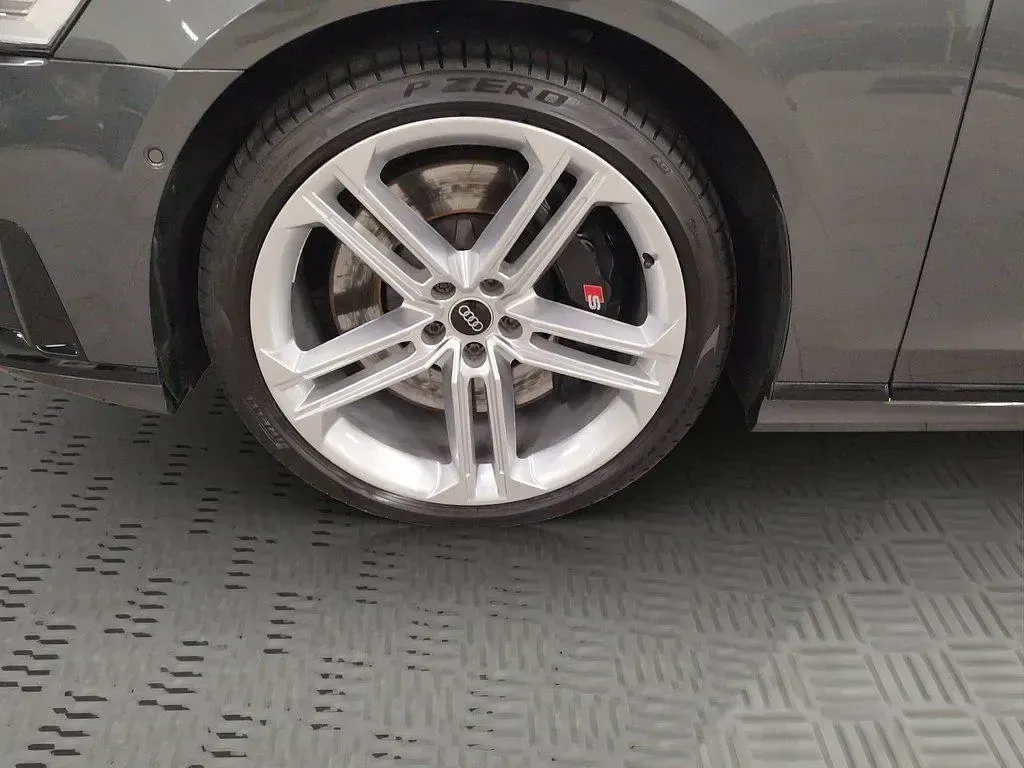 Gebraucht Audi S8 Ambiente 571 PS (419 kW) 2021 Daytonagrau perleffekt Limousine