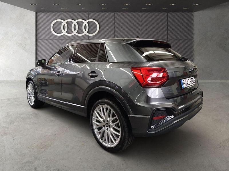 Gebraucht Audi Q2 S-Line 150 PS (110 kW) 2026 Grau SUV