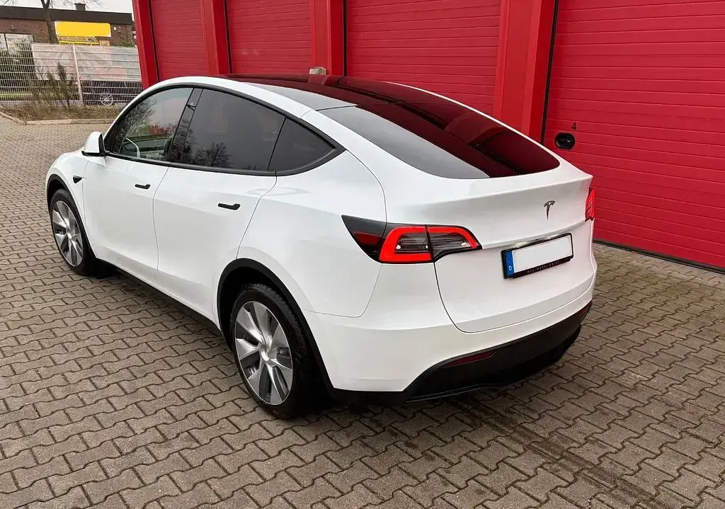 Gebraucht Tesla Model Y RWD 255 kW (347 PS) 2023 Weiß SUV