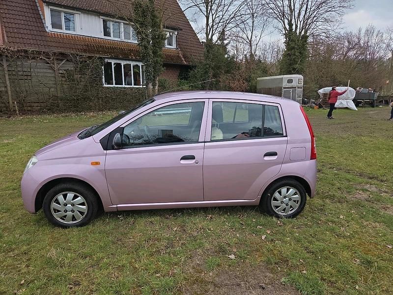 Gebraucht 2004 Daihatsu Cuore Kleinwagen | 699 € - Bild 1/4