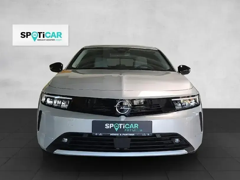 Używany Opel Astra Elegance 131 KM (96 kW) 2024 Srebrny Sedan/Limuzyna