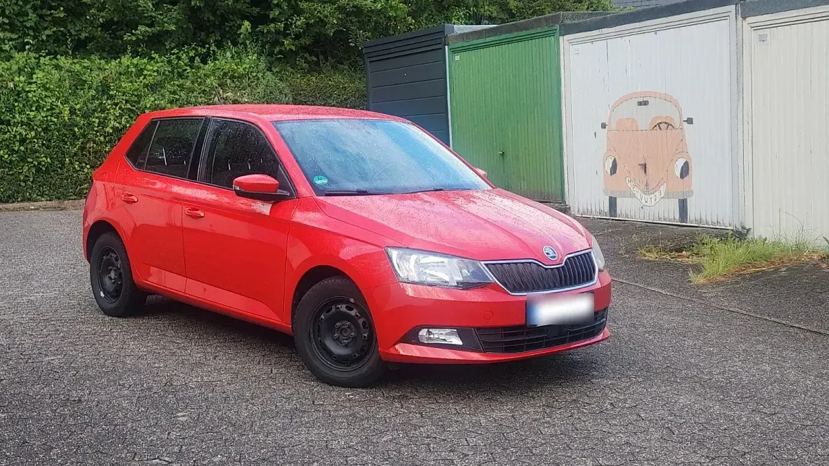 Gebraucht Skoda Fabia Ambition 60 PS (44 kW) 2017 Rot Kleinwagen