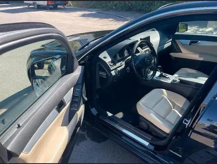 Gebraucht Mercedes C350 292 PS (214 kW) 2010 Schwarz Limousine